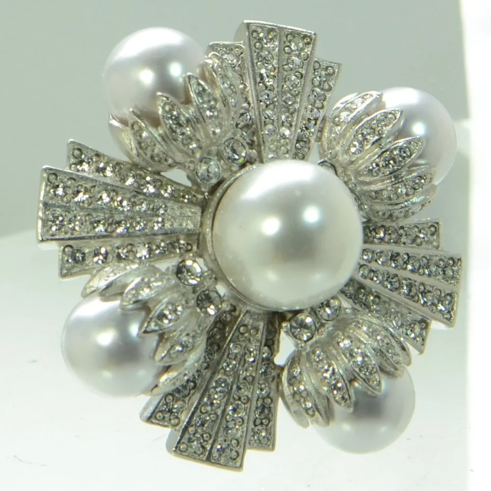 Kenneth Jay Lane KJL Rhodium-Plated Faux Pearl & Rhinestone Cross Pin Br… - Picture 4 of 7